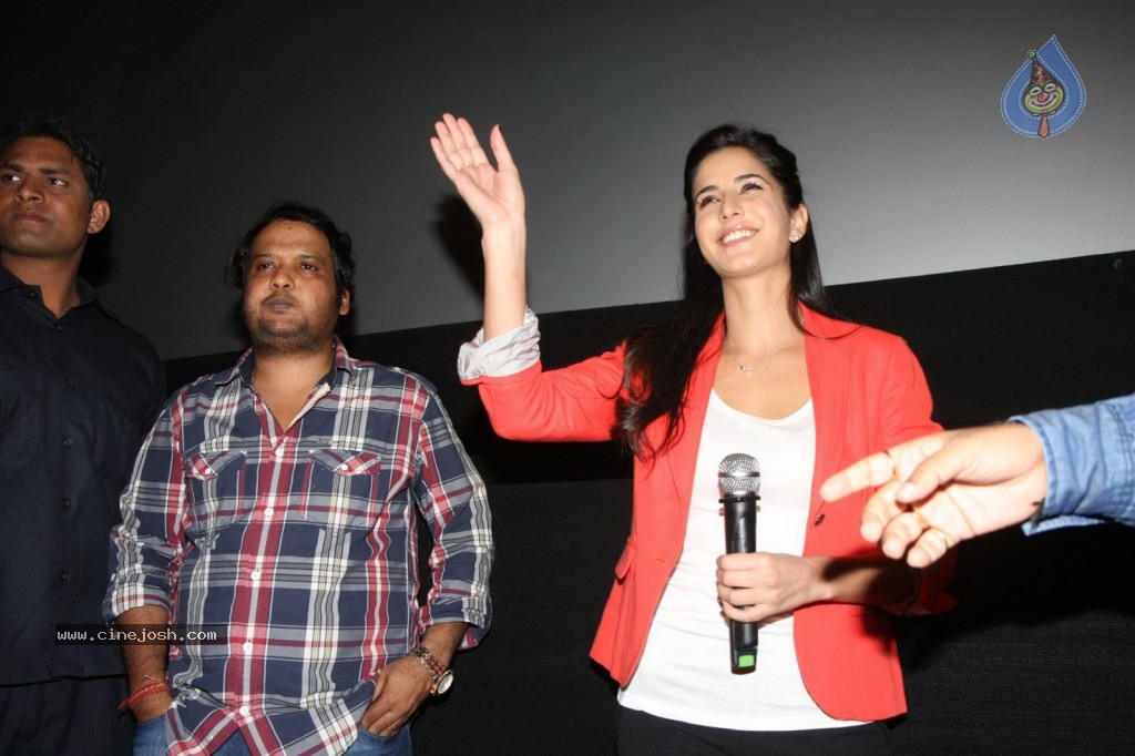Katrina at Main Krishna Hoon Special Show - 38 / 43 photos