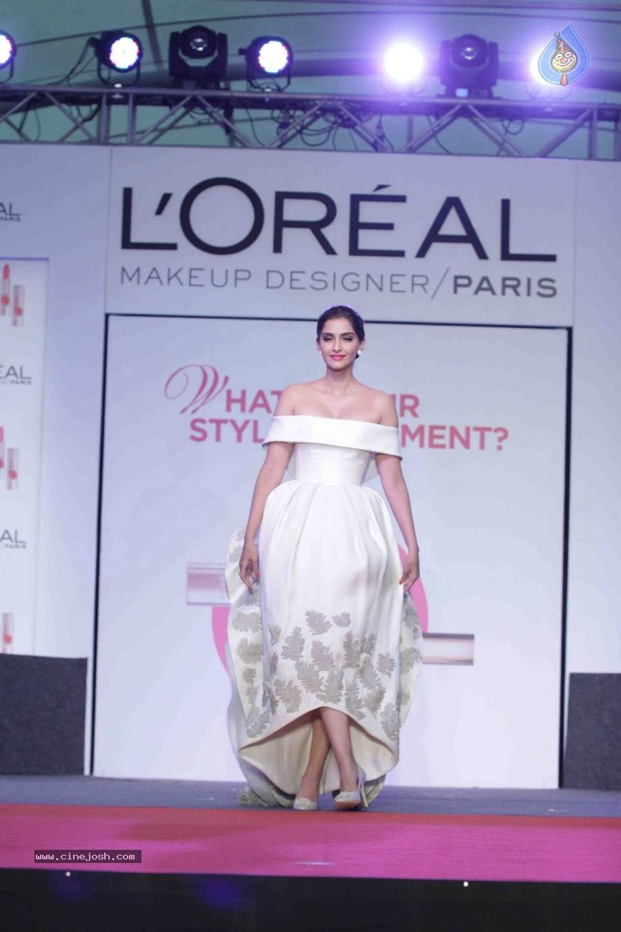 Unveil the L'Oreal Paris New Cannes Collection Launch - 5 / 35 photos