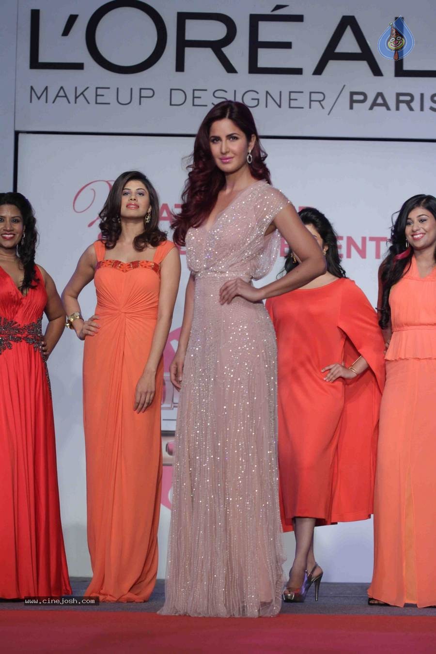 Unveil the L'Oreal Paris New Cannes Collection Launch - 24 / 35 photos