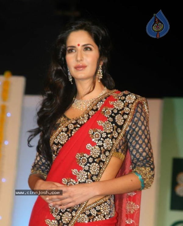 Katrina Kaif Launches Nakshatra Colletions - 4 / 43 photos