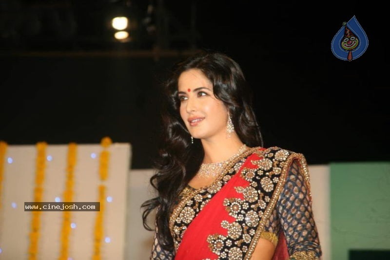 Katrina Kaif Launches Nakshatra Colletions - 21 / 43 photos