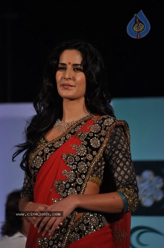 Katrina Kaif Launches Nakshatra Colletions - 22 / 43 photos