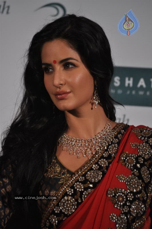 Katrina Kaif Launches Nakshatra Colletions - 26 / 43 photos