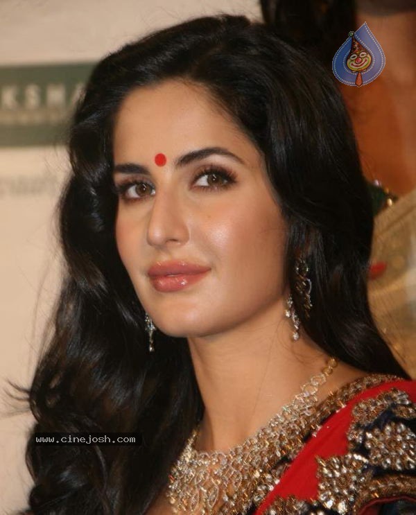Katrina Kaif Launches Nakshatra Colletions - 41 / 43 photos