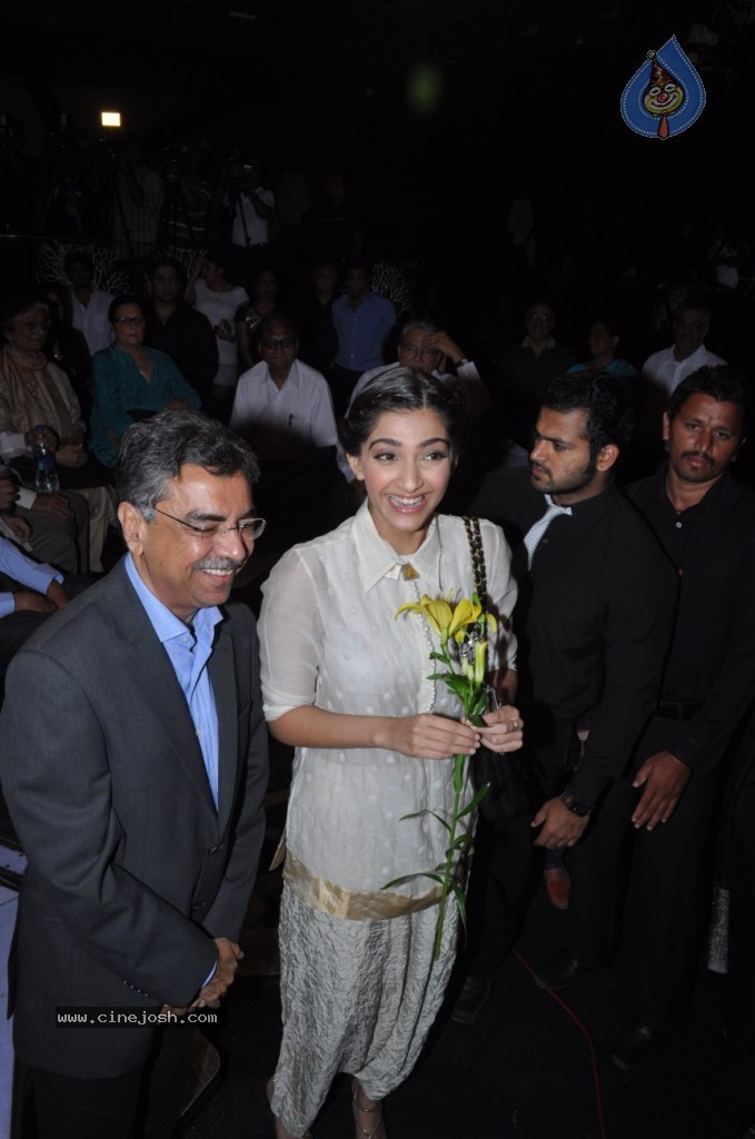 Khalid Mohamed Book Launch - 21 / 23 photos