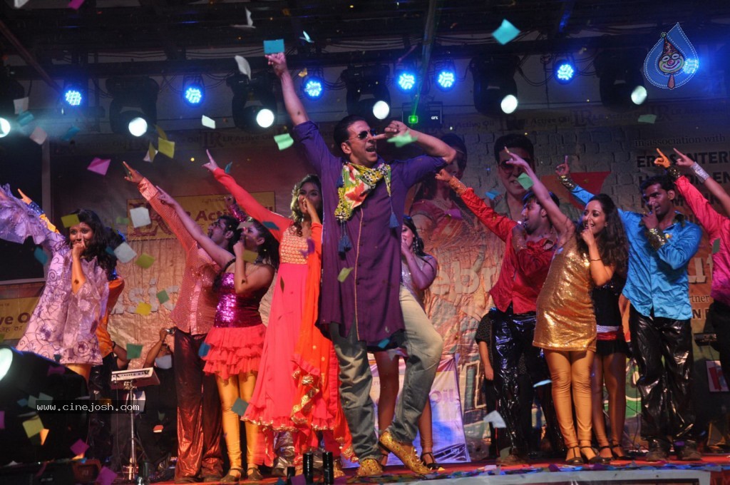 Khiladi 786 Promotional Event - 20 / 66 photos
