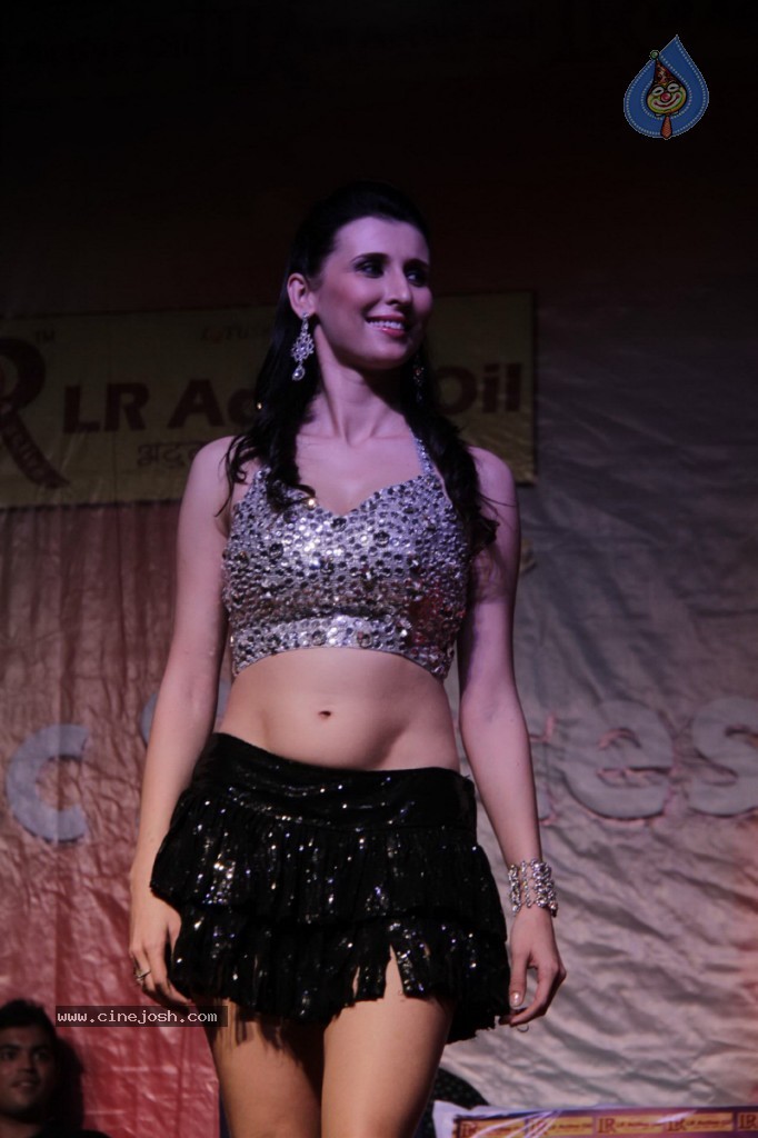 Khiladi 786 Promotional Event - 37 / 66 photos