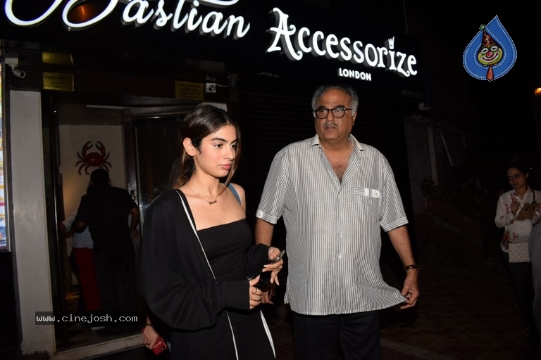 Khushi Kapoor And Janhvi Kapoor Spotted At Bastian - 9 / 9 photos