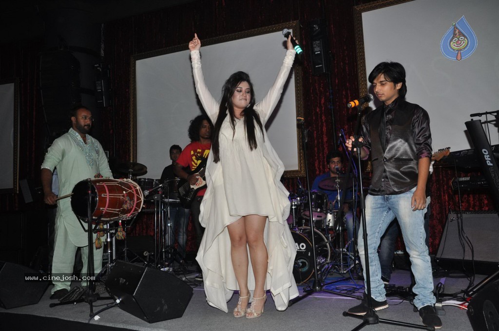 Komal Rizvi Album Launch Event - 6 / 34 photos