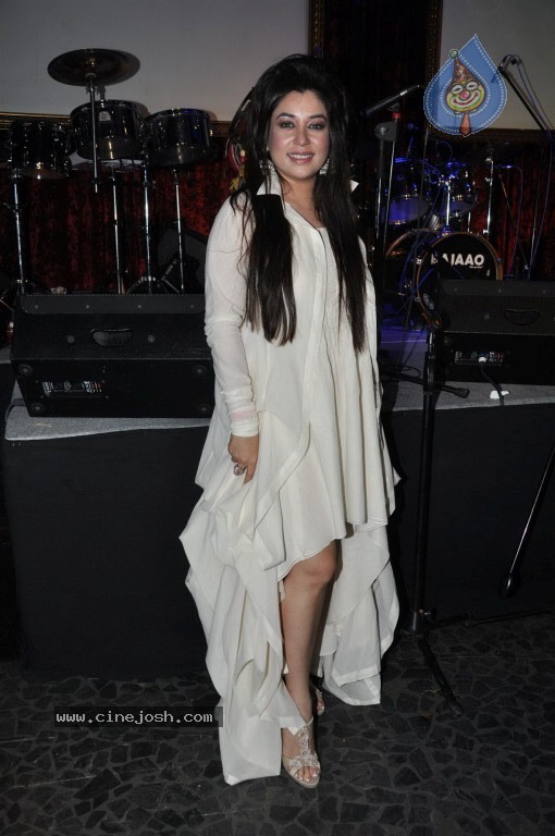 Komal Rizvi Album Launch Event - 11 / 34 photos