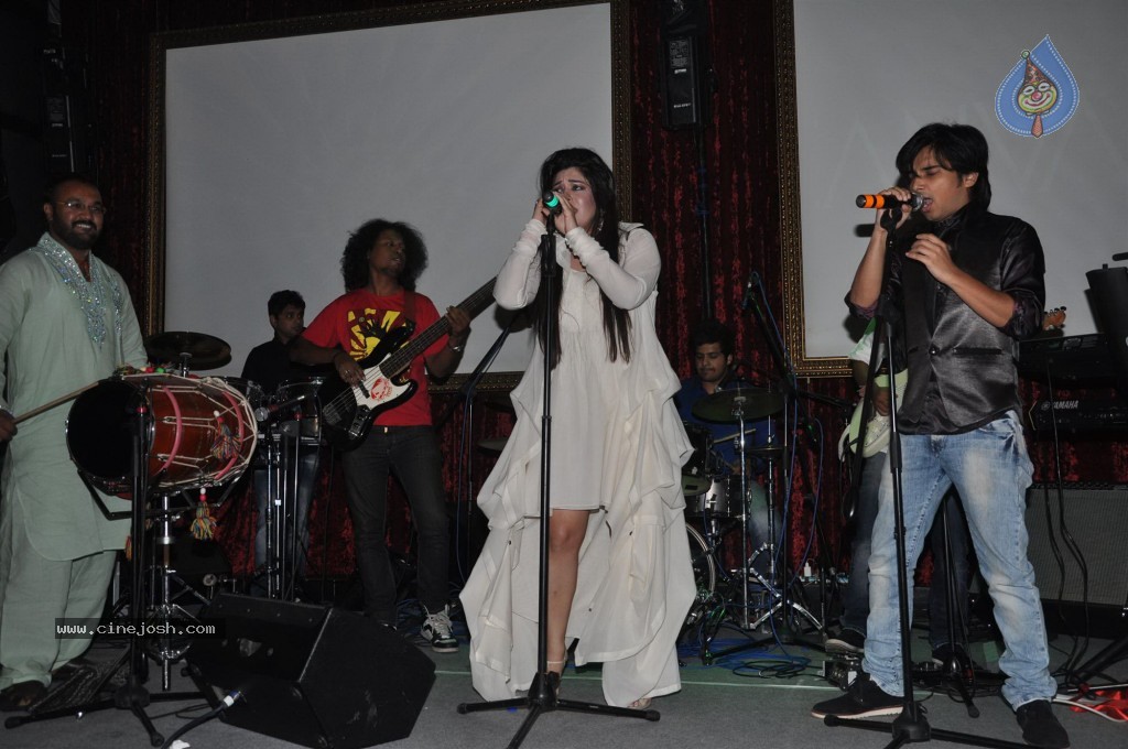 Komal Rizvi Album Launch Event - 16 / 34 photos