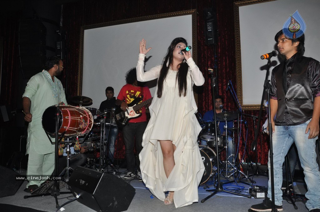 Komal Rizvi Album Launch Event - 18 / 34 photos