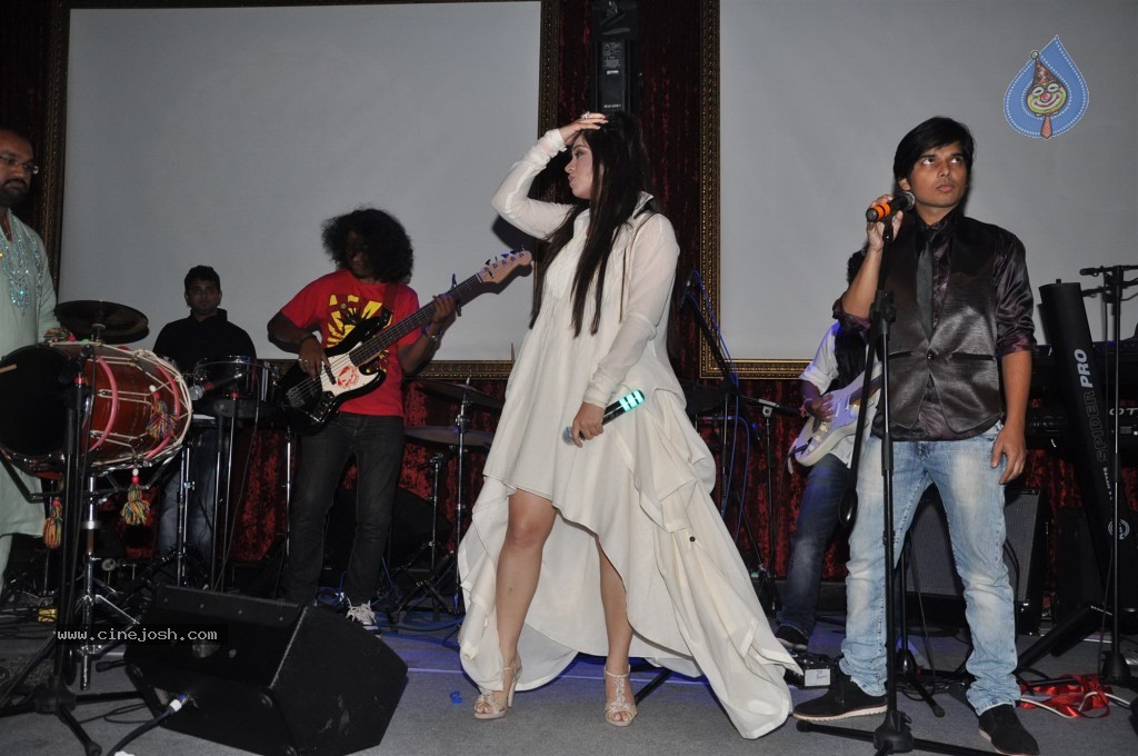 Komal Rizvi Album Launch Event - 22 / 34 photos