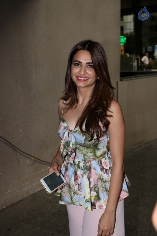 Kriti Kharbanda Spotted at Airport - 6 / 10 photos