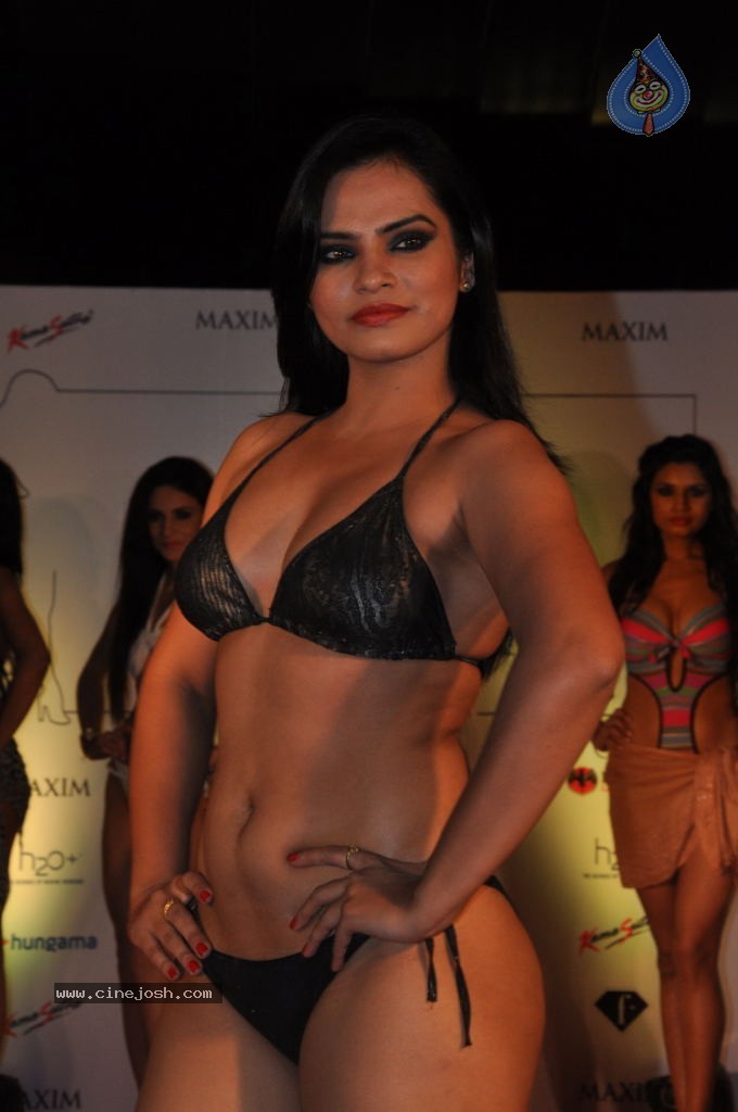 KS Miss Maxim 2012 Grand Finale - 22 / 96 photos