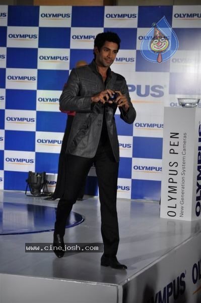 Kunal Kapoor Launches Olympus Pen - 8 / 34 photos