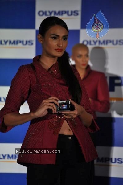 Kunal Kapoor Launches Olympus Pen - 10 / 34 photos