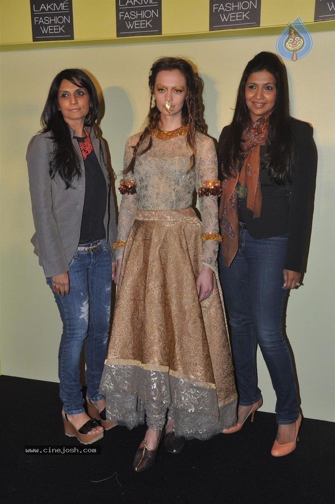 Lakme Fashion Week 2014 Press Meet - 24 / 89 photos