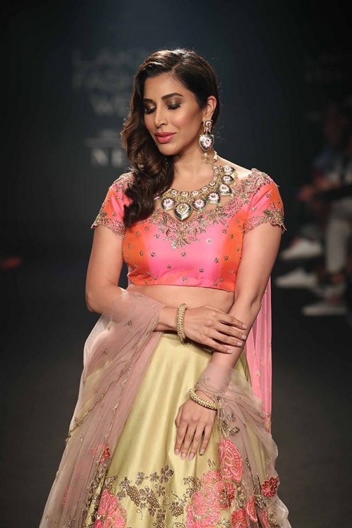 Lakme Fashion Week 2018 Grand Finale - 41 / 48 photos