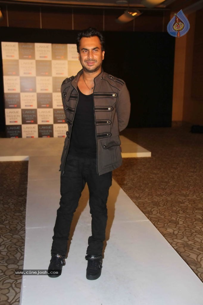 Lakme Fashion Week Auditions 2012 - 28 / 37 photos