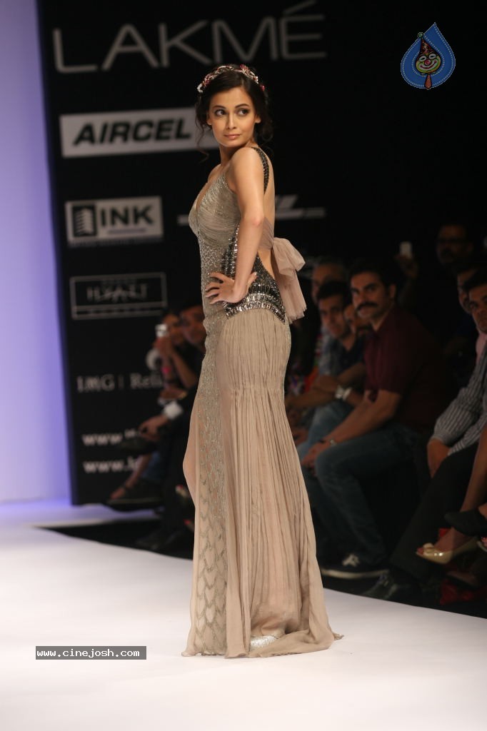 Lakme Fashion week Day 1 Guests - 43 / 96 photos