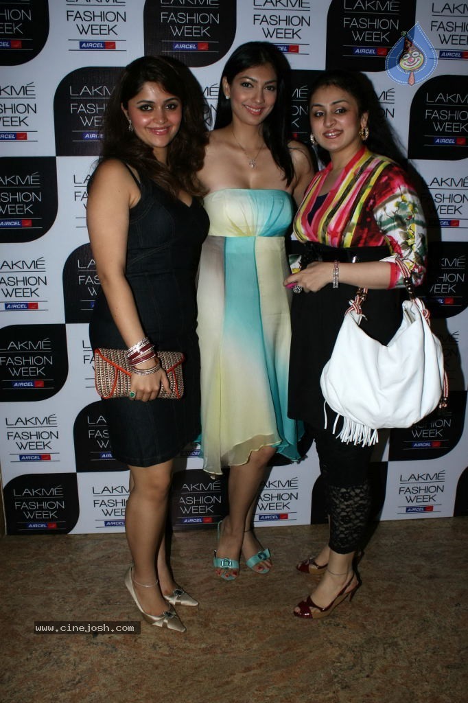 Lakme Fashion Week Day 1 Guests - 38 / 100 photos