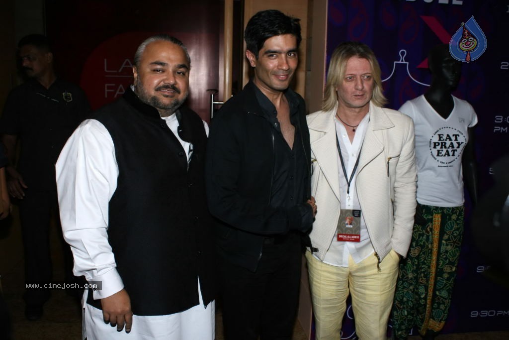 Lakme Fashion Week Day 1 Guests - 72 / 100 photos