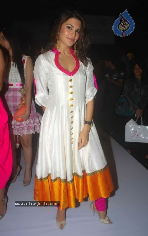 Lakme Fashion Week Day 2 Guests - 11 / 82 photos