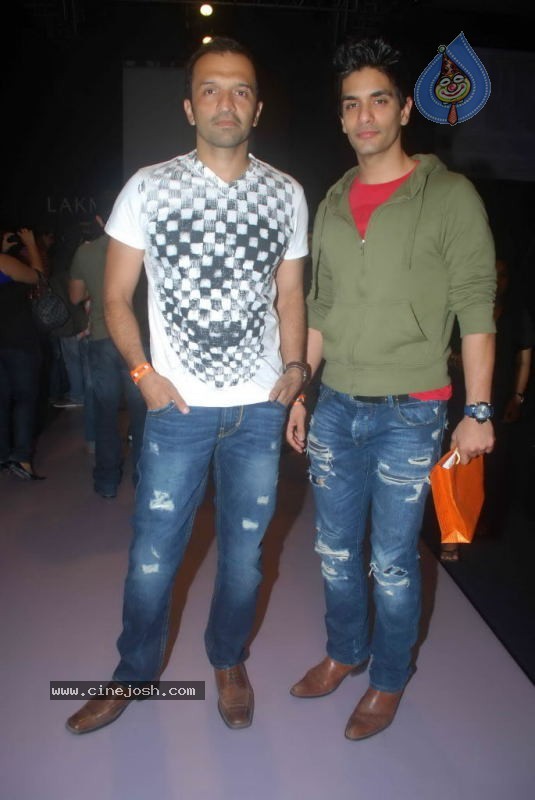 Lakme Fashion Week Day 2 Guests - 67 / 82 photos