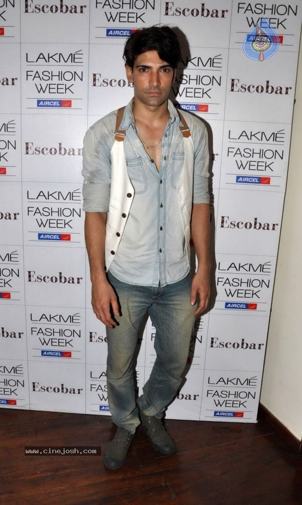 Lakme Fashion Week Day 2 Guests - 31 / 89 photos