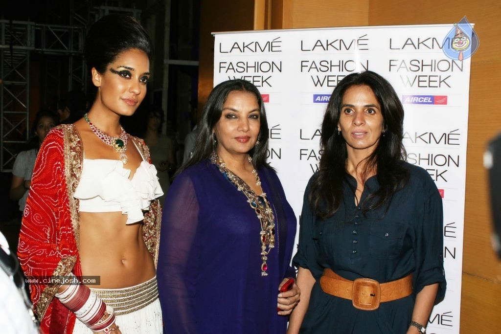 Lakme Fashion Week Day 2 Guests - 85 / 89 photos