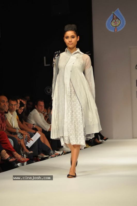 Lakme Fashion Week Day 2 Photos - 77 / 96 photos