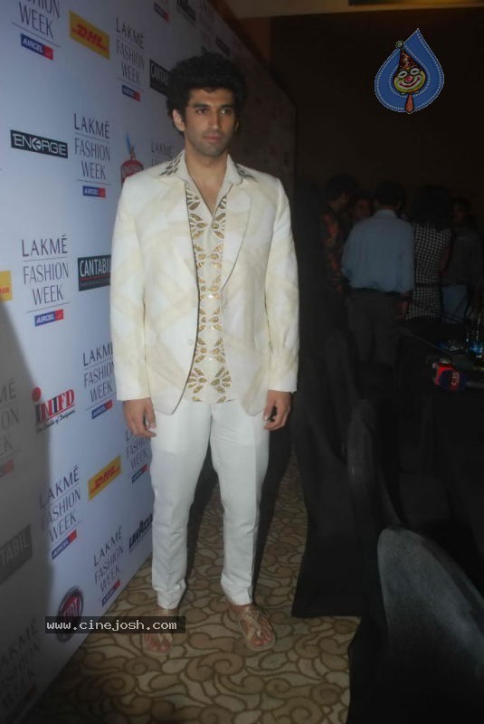 Lakme Fashion Week Day 3 Guests - 47 / 72 photos