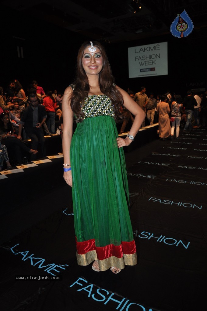 Lakme Fashion Week Day 4 Guests - 5 / 110 photos