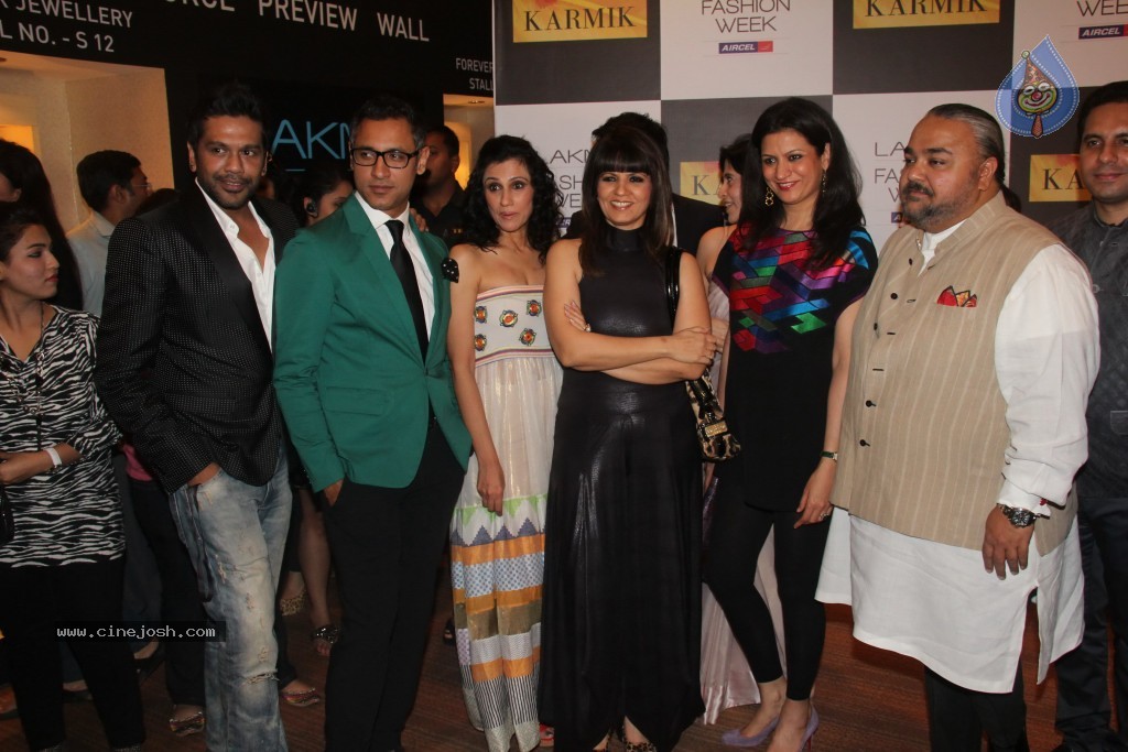 Lakme Fashion Week Day 4 Guests - 16 / 110 photos