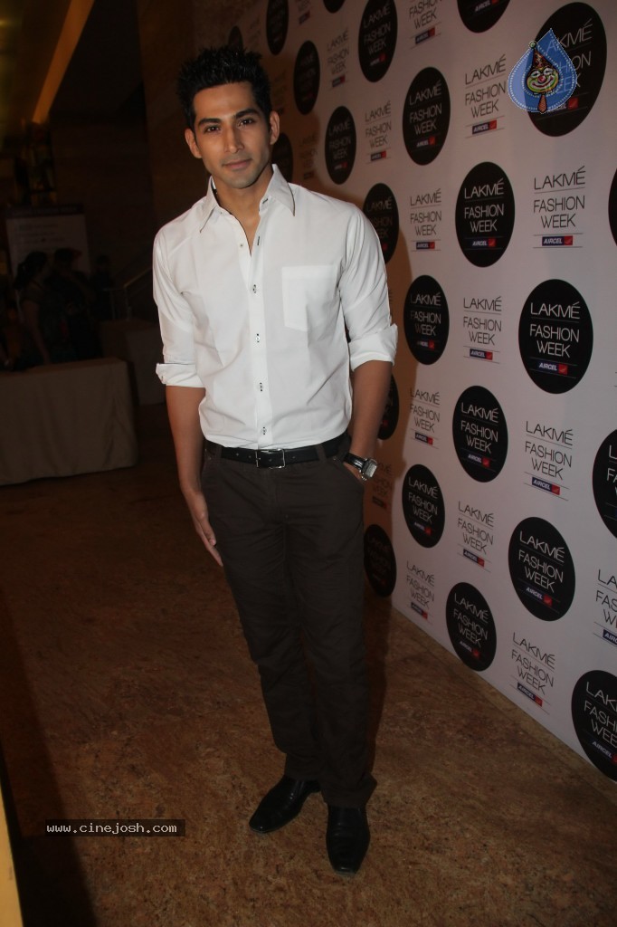 Lakme Fashion Week Day 4 Guests - 28 / 110 photos