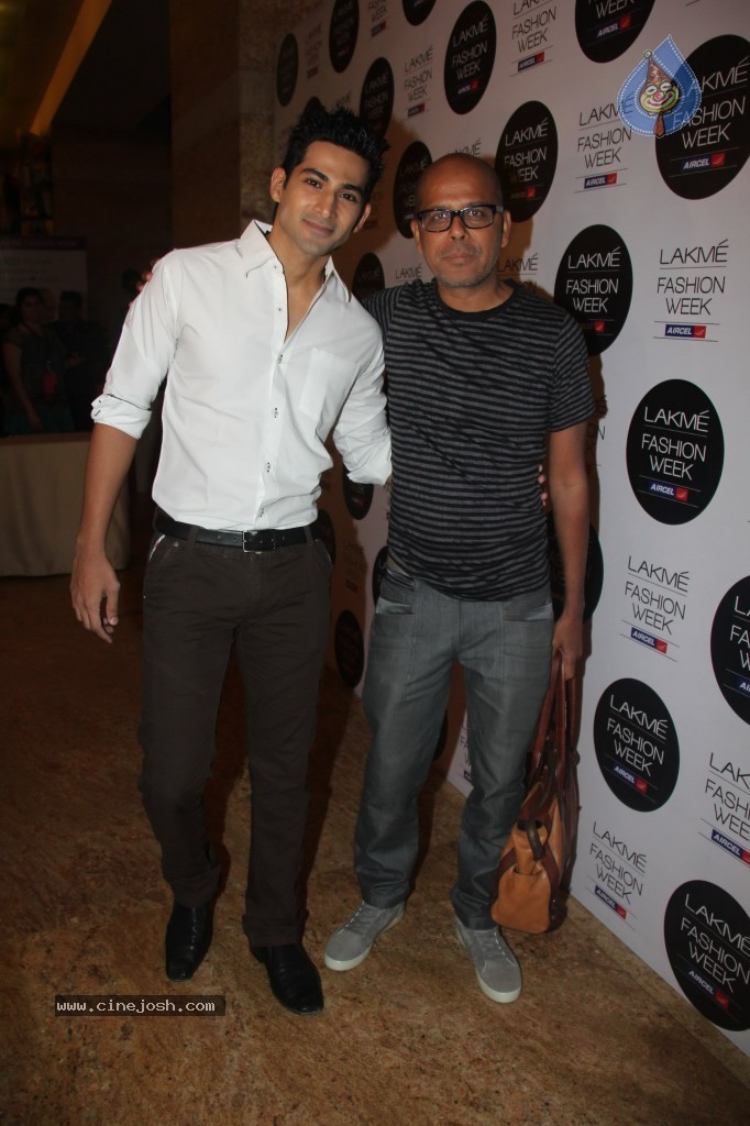 Lakme Fashion Week Day 4 Guests - 93 / 110 photos