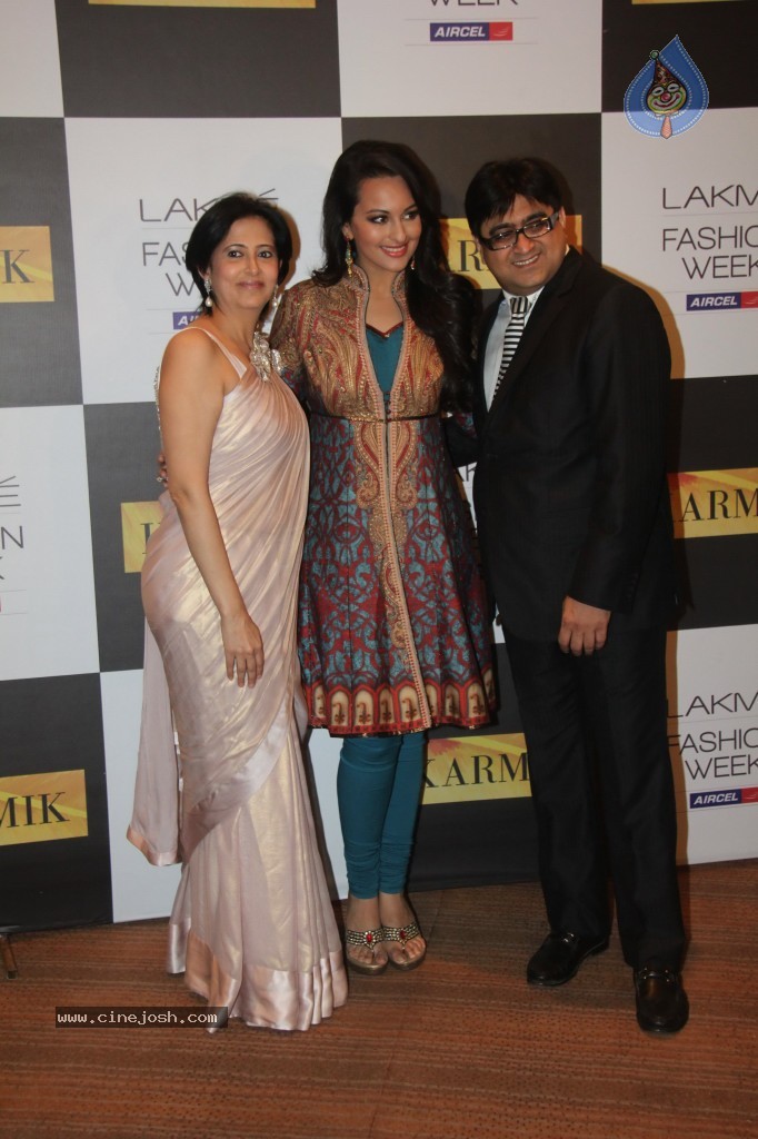 Lakme Fashion Week Day 4 Guests - 99 / 110 photos