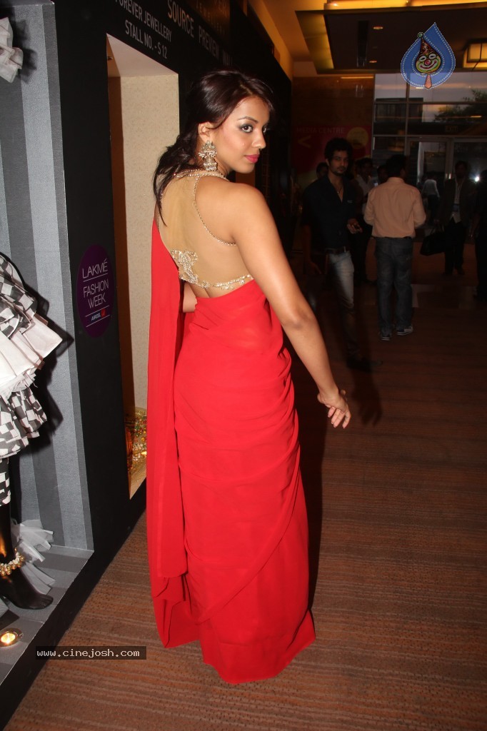 Lakme Fashion Week Day 4 Guests - 108 / 110 photos