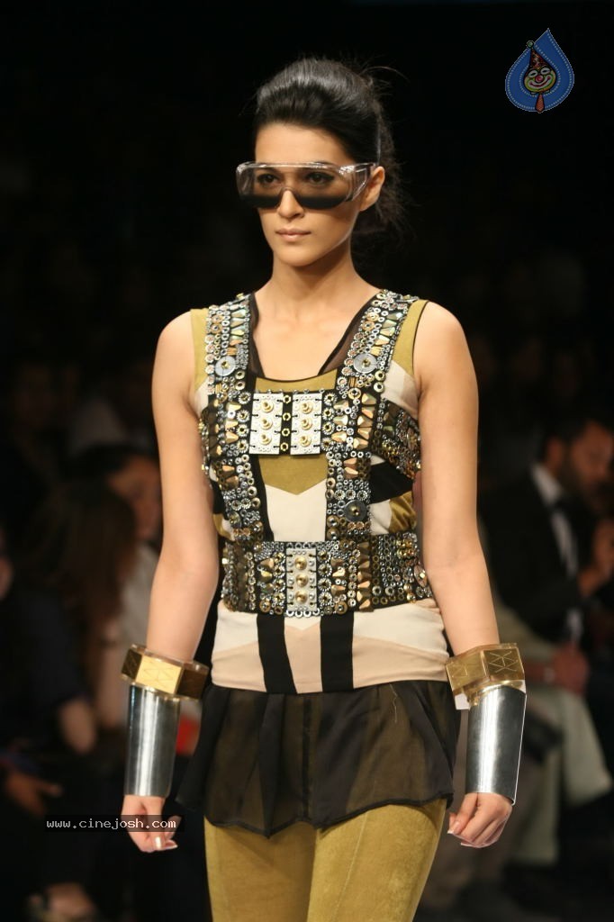 Lakme Fashion Week Day 4 All Shows - 21 / 71 photos