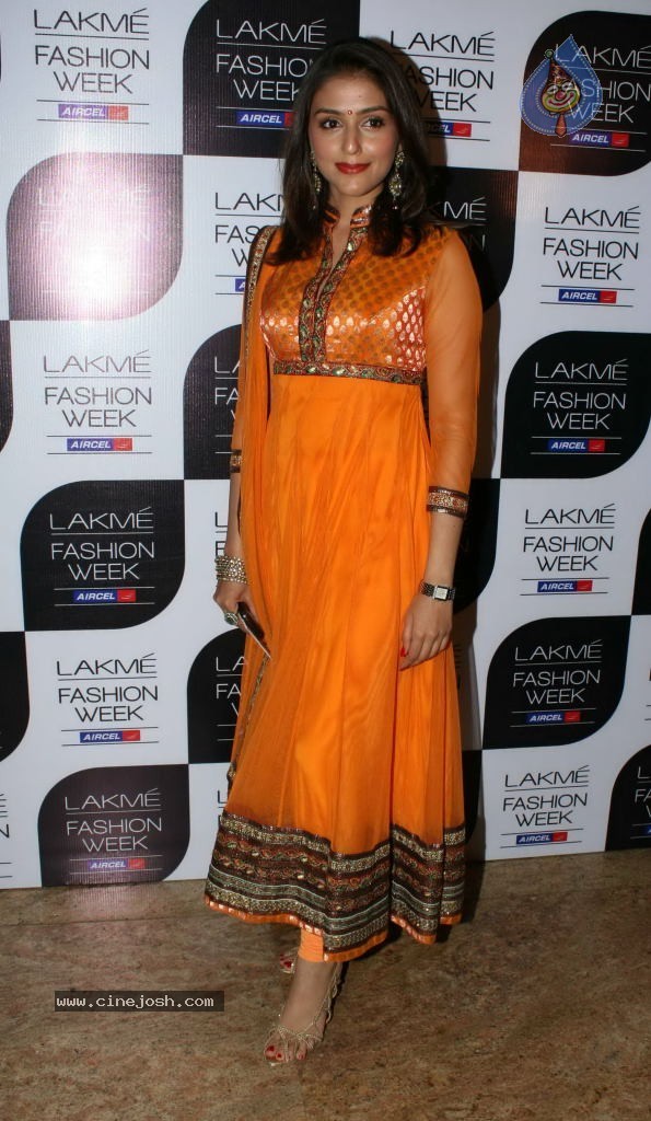 Lakme Fashion Week Day 4 Guests - 2 / 88 photos