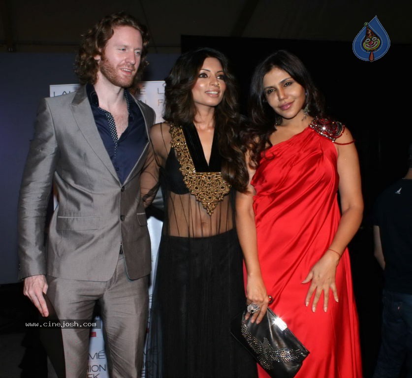 Lakme Fashion Week Day 4 Guests - 17 / 88 photos