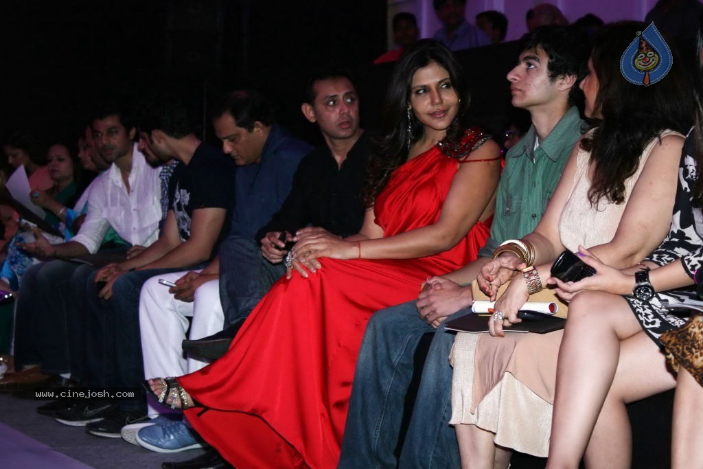Lakme Fashion Week Day 4 Guests - 35 / 88 photos