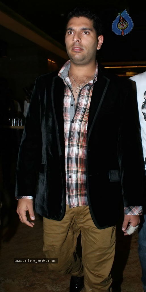 Lakme Fashion Week Day 4 Guests - 61 / 88 photos
