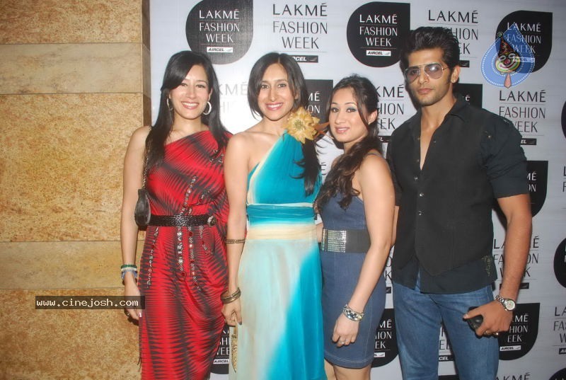 Lakme Fashion Week Day 5 Guests - 15 / 114 photos