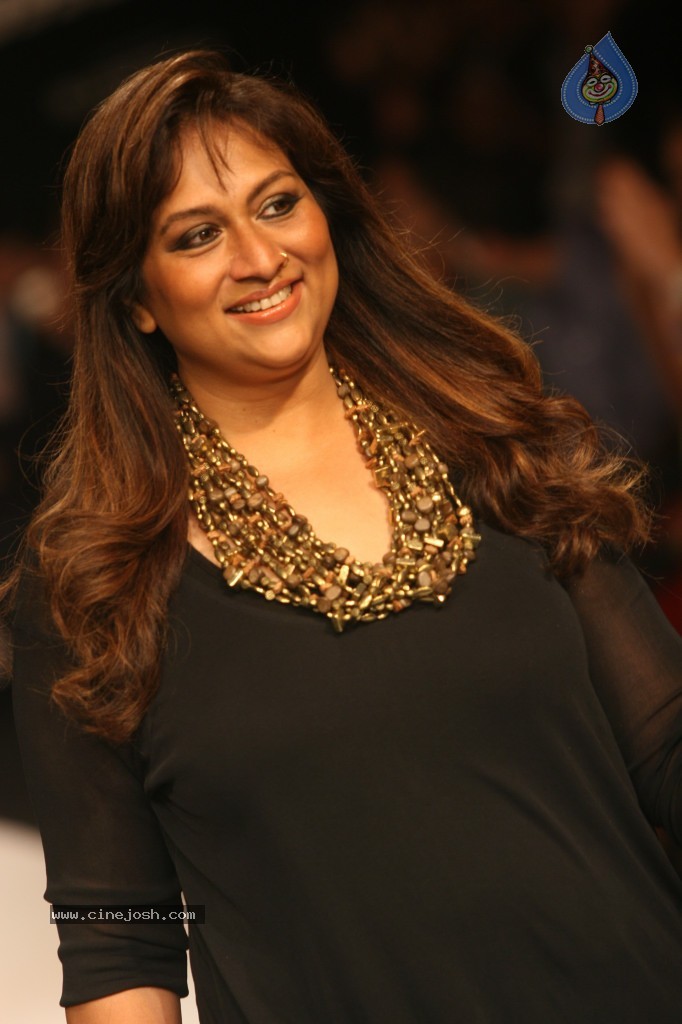 Lakme Fashion Week Day 5 Guests - 90 / 172 photos