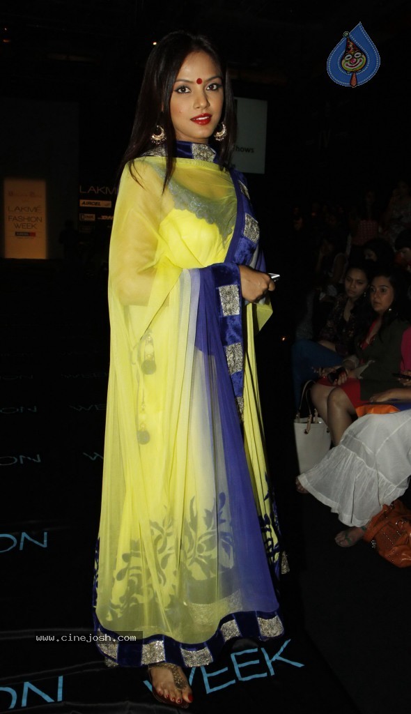 Lakme Fashion Week Day 5 Guests - 115 / 172 photos