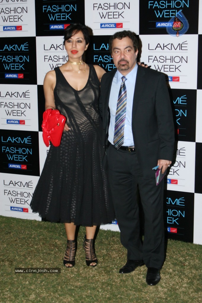 Lakme Fashion Week Day 5 Guests - 154 / 172 photos