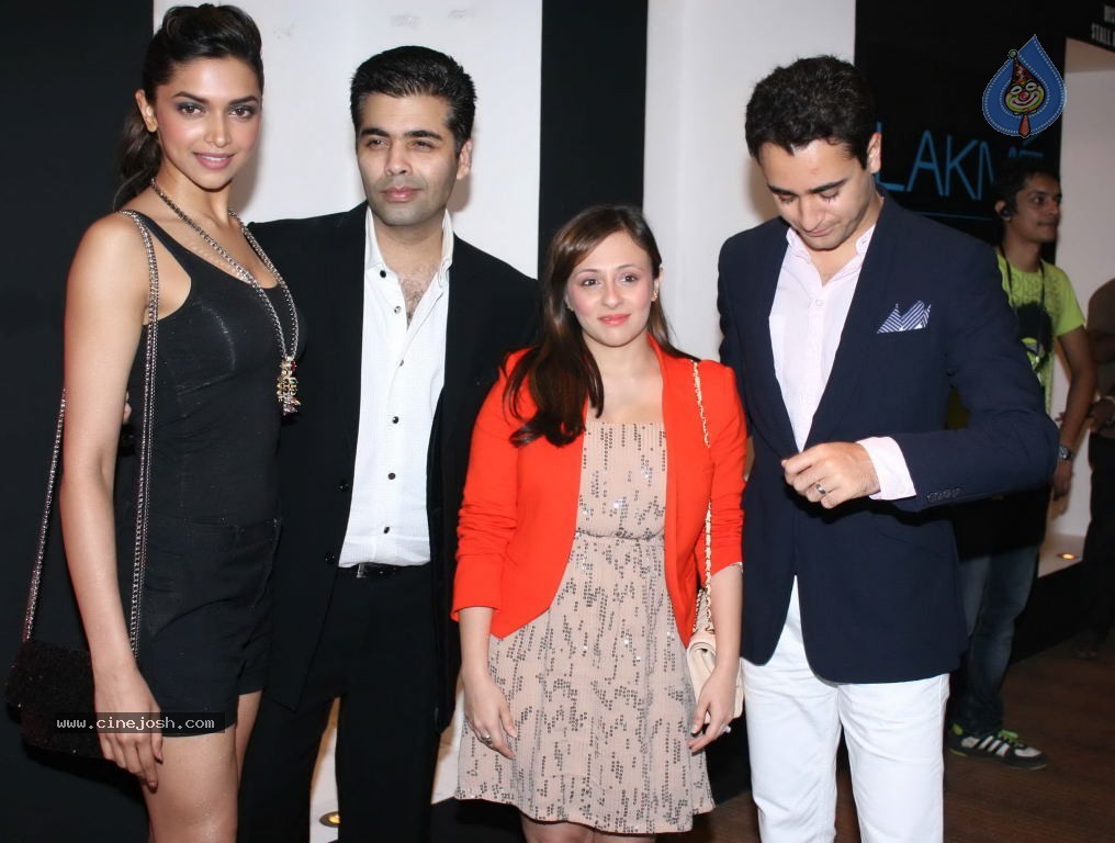Lakme Fashion Week Day 5 Guests - 18 / 59 photos