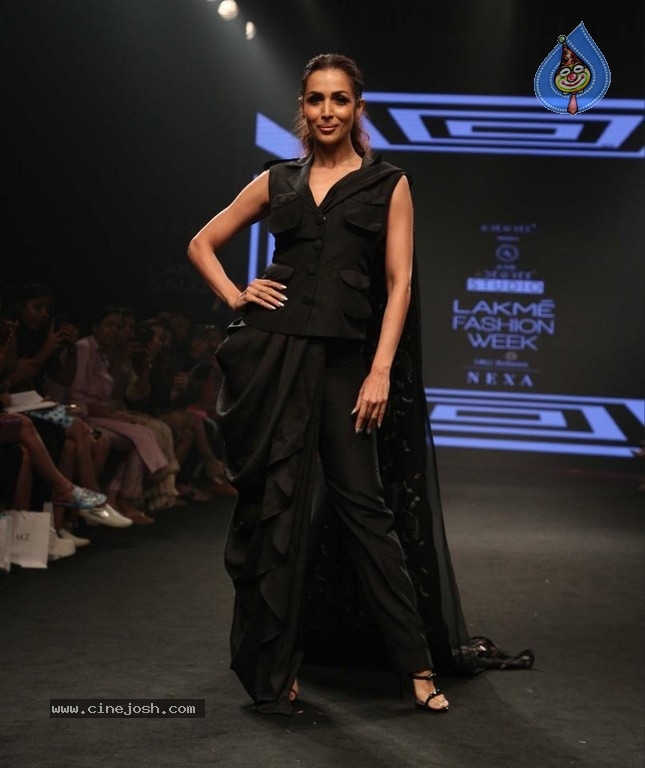 Lakme Fashion Week Grand Finale - 4 / 35 photos